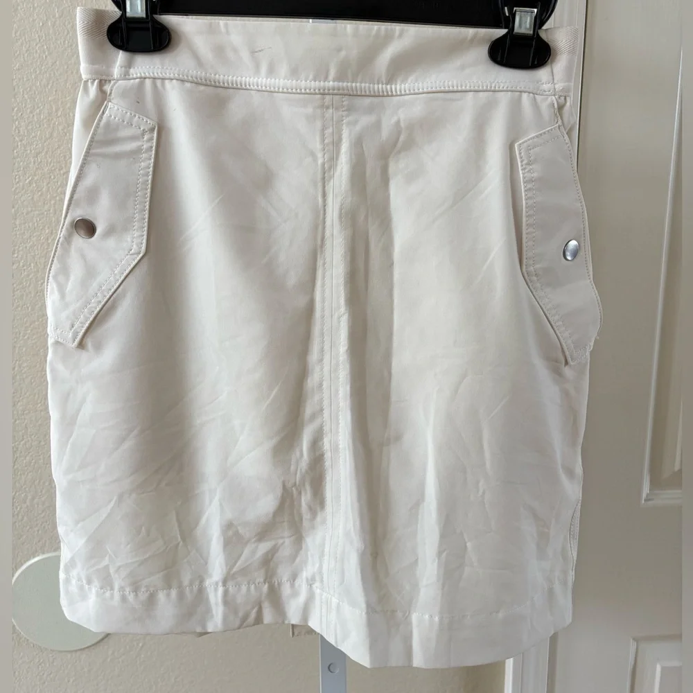 Athleta Vienna Cargo Skort in White - Size 4
